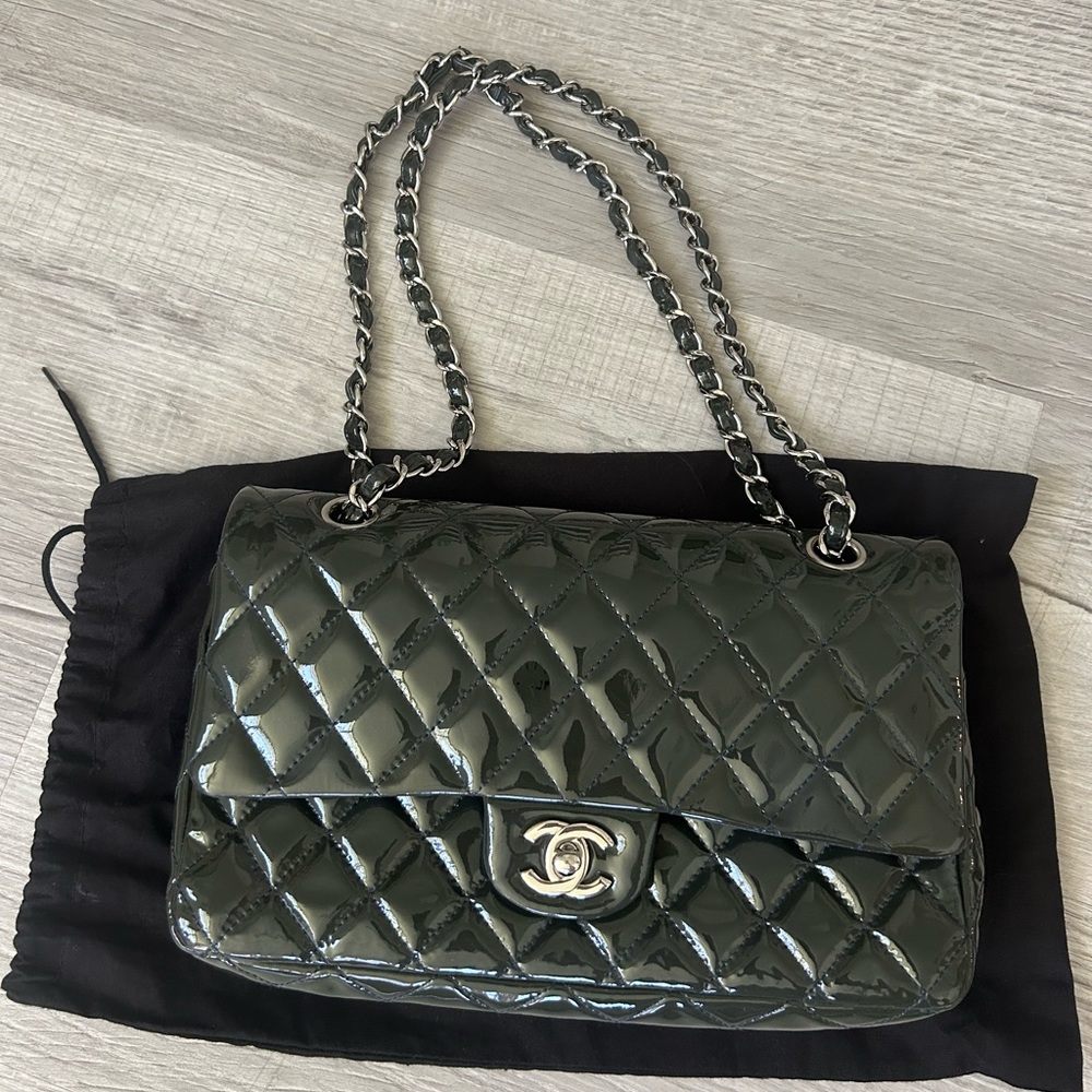 Chanel Medium Classic Double Flap in Olive green preowned